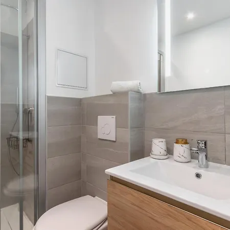 Lachenal - Centre - Navette De - Balcon * Chamonix